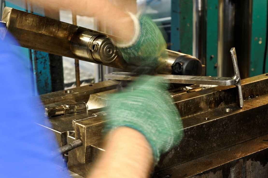 Demoulding of rubber detail