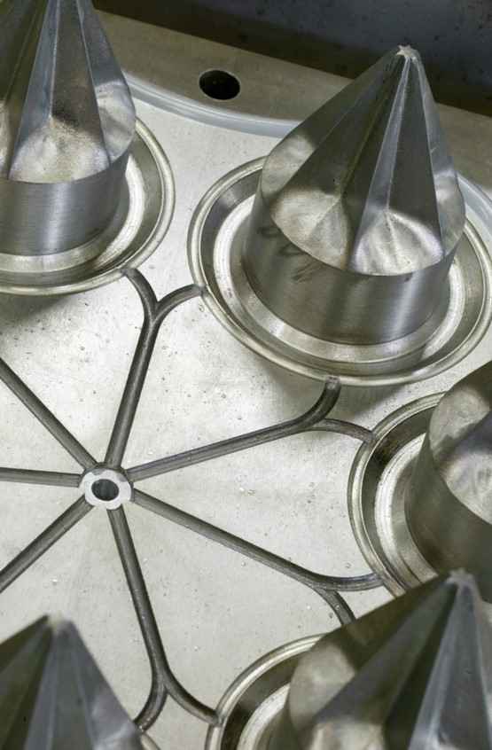 Verktyg för injektion. EPDM. Injection mould for EPDM material.