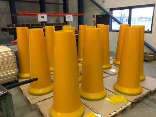 Formgjutna Bend Stiffeners med ingjuten stålfläns.